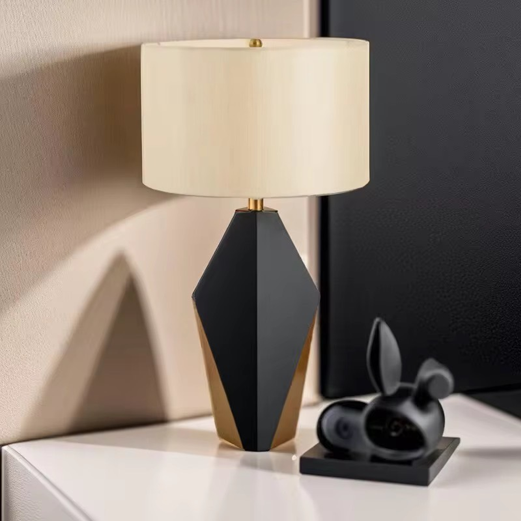 โคมไฟตั้งโต๊ะ สไตล์นอร์ดิก Nordic style table lamp Metal + Fabric LED E27X1 IP20