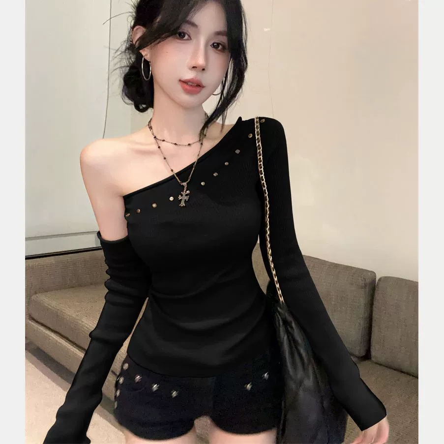 เสื้อปาดไหล่ โชว์แขน สไตล์เกาหลี รหัส CN2739