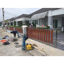 รับงานทำประตูรั้วสแตนเลส งานติดตั้งมอเตอร์รีโมทบ้าน จังหวัดชลบุรี 095-1955898
