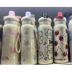 แก้วการ์ตูนหูหิ้ว+หลอด 620ml