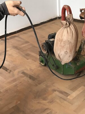 ช่างรับขัดพื้นไม้ไร้ฝุ่น