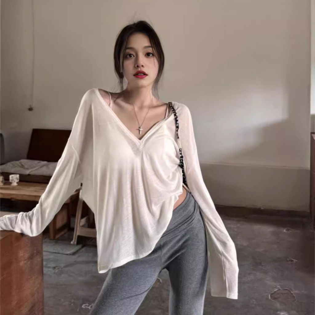 เสื้อแขนยาว เนื้อบางเบา สีขาวครีม รหัส CN6668