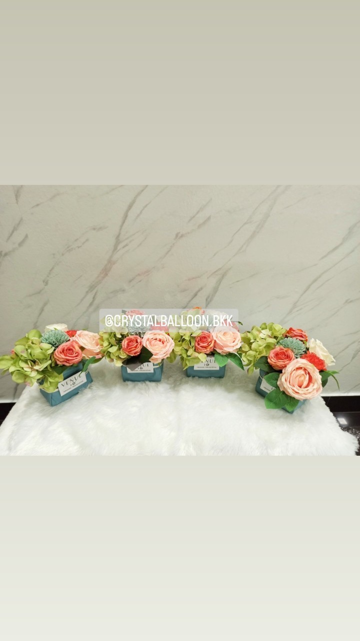 Artificial Flower ดอกไม้ประดิษฐ์ ประดับโต๊ะ โทน เขียว-ส้ม 4 ช่อ พร้อมตกแต่ง สามารถเปลี่ยนสีได้