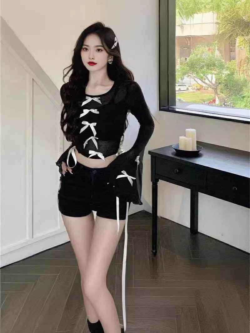 เสื้อครอป สีดำ ซีทรู โบว์หน้า ถักข้าง CN099