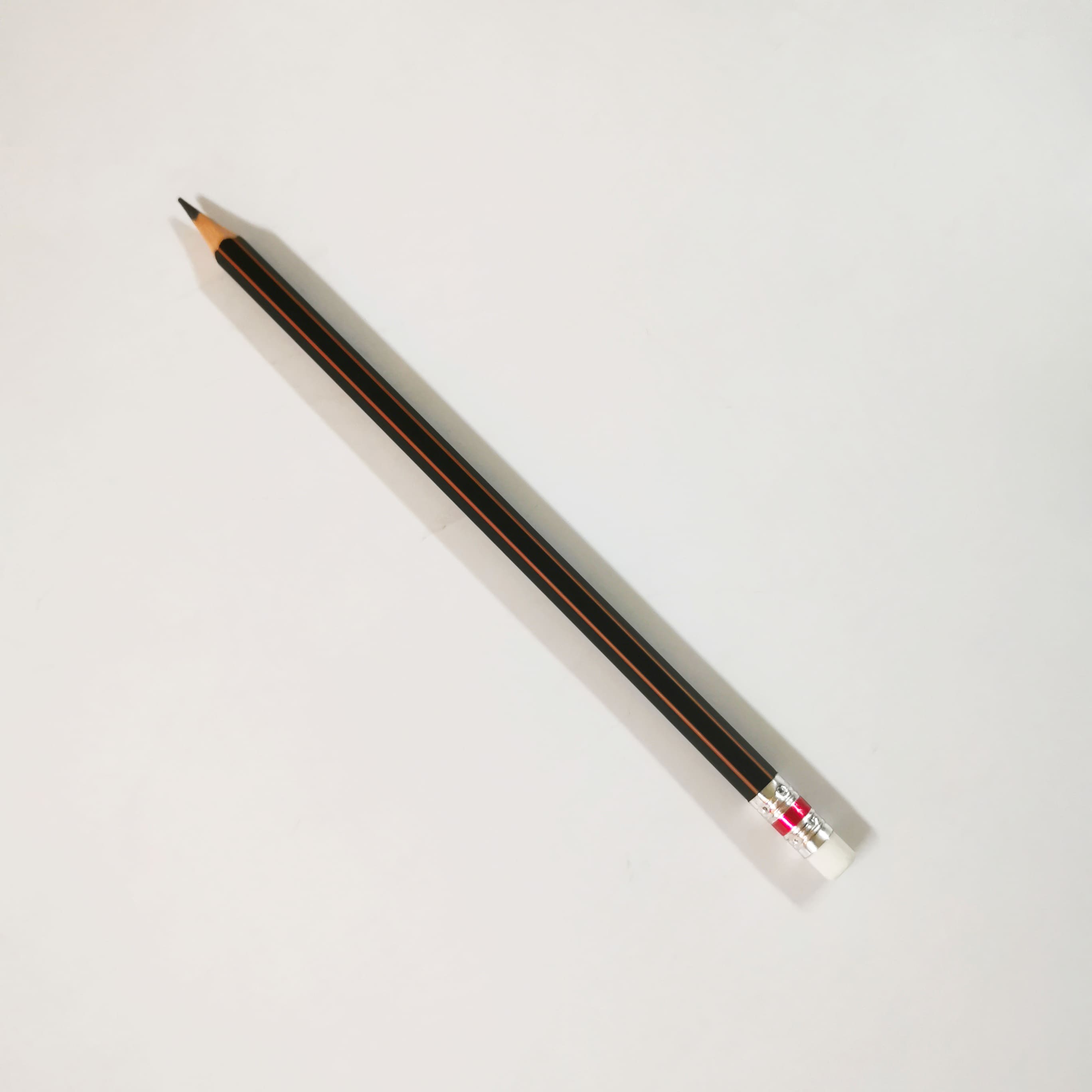 ดินสอดำ 2B คาดสีน้ำตาล (Quantum)