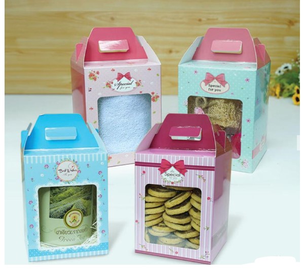 20ใบ ราคาขายส่ง กล่องทรงมือจับด้านบน กล่องสำหรับจัด GIFTSET กล่องใส่คุกกี้-ขนม ข้าวสาร ของชวัญ ของชำร่วย ขนาดกล่อง 10.8 x 10.8 x 14.5 เซนติเมตร (รุ่น BK65W)