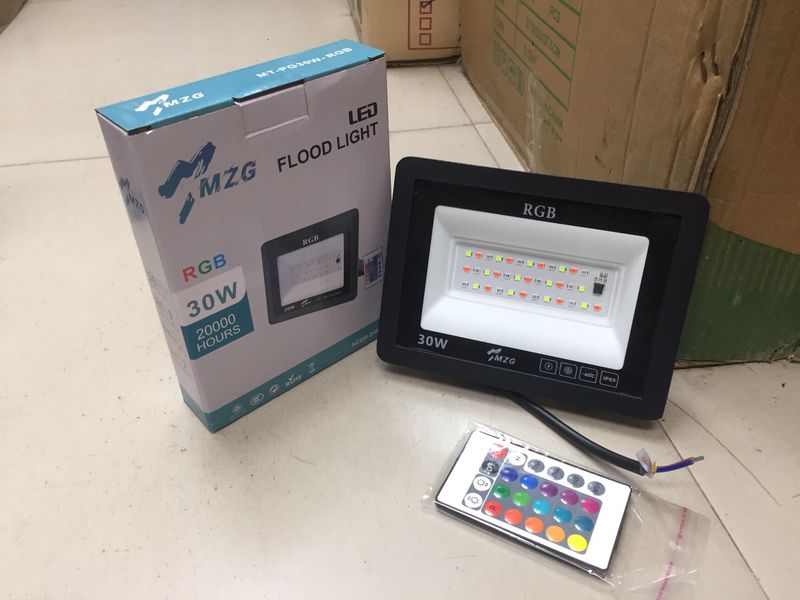 โคมฟลัดไลท์แอลอีดีพลังงานแสงอาทิตย์ 30วัตต์ RGB