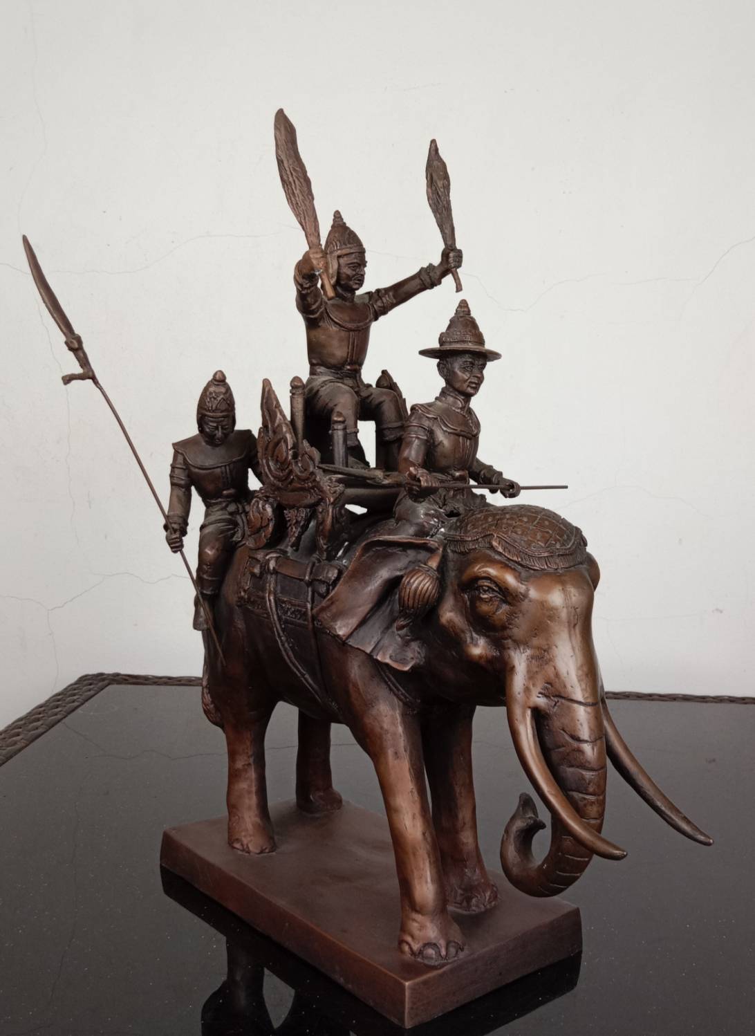 587.พระบรมรูปหล่อสมเด็จพระนเรศวรมหาราชทรงช้างศึก