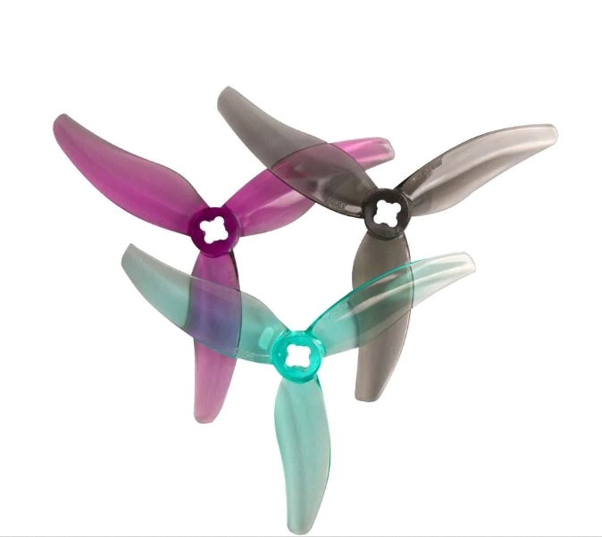 GEMFAN HURRICANE 3630-3 3.6" TRI-BLADE PROPELLER แกน M5 และ 1.5mm 1ชุด มี 4ใบ สุ่มสี