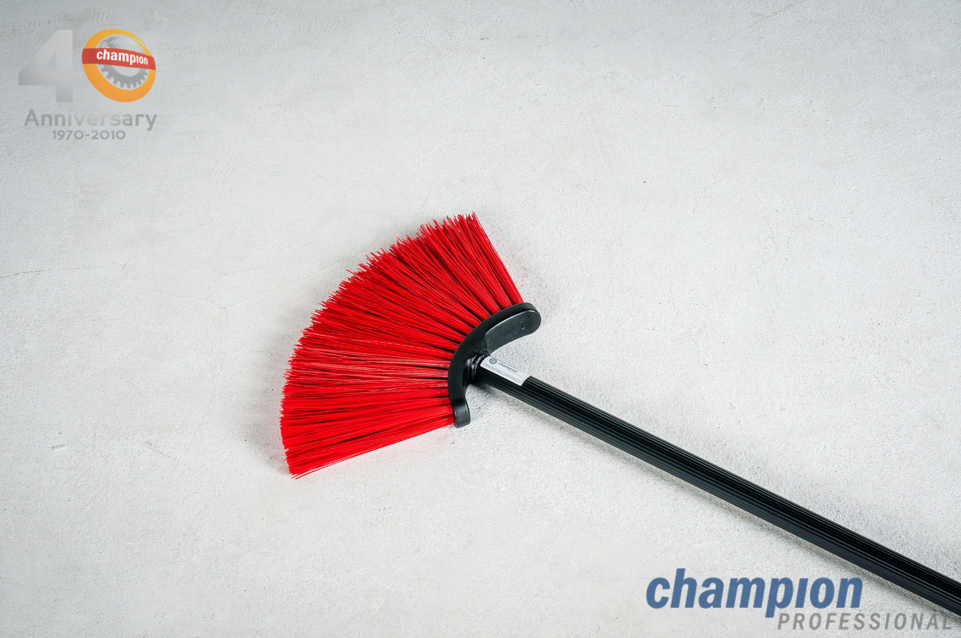 ไม้กวาดไนล่อน Champion Professional ขนาดมาตรฐาน ขนแข็ง