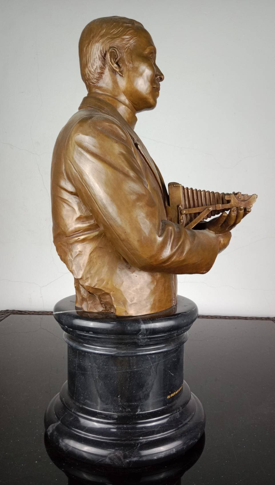 47.พระบรมรูปพระบาทสมเด็จพระจุลจอมเกล้าเจ้าอยู่หัว รัชกาลที่5 ทรงกล้องถ่ายภาพ