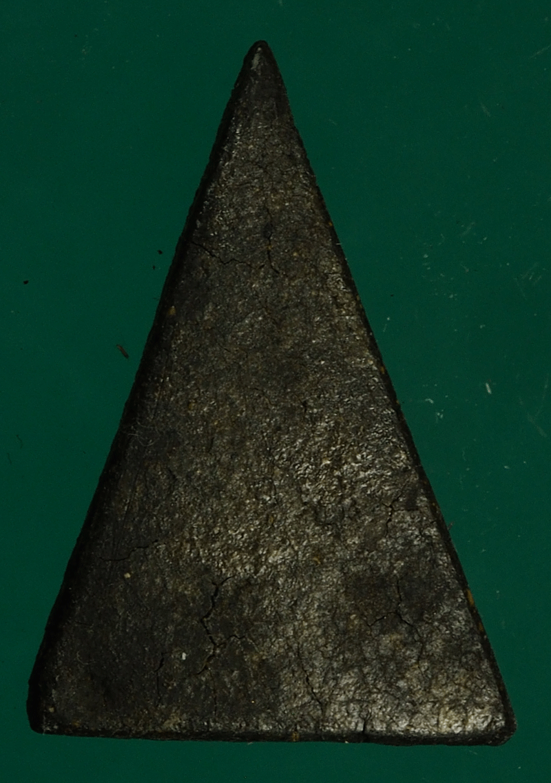 B2783 พระนางพญา เนื้อผงผสมว่าน ไม่ทราบที่และปีสร้าง 3