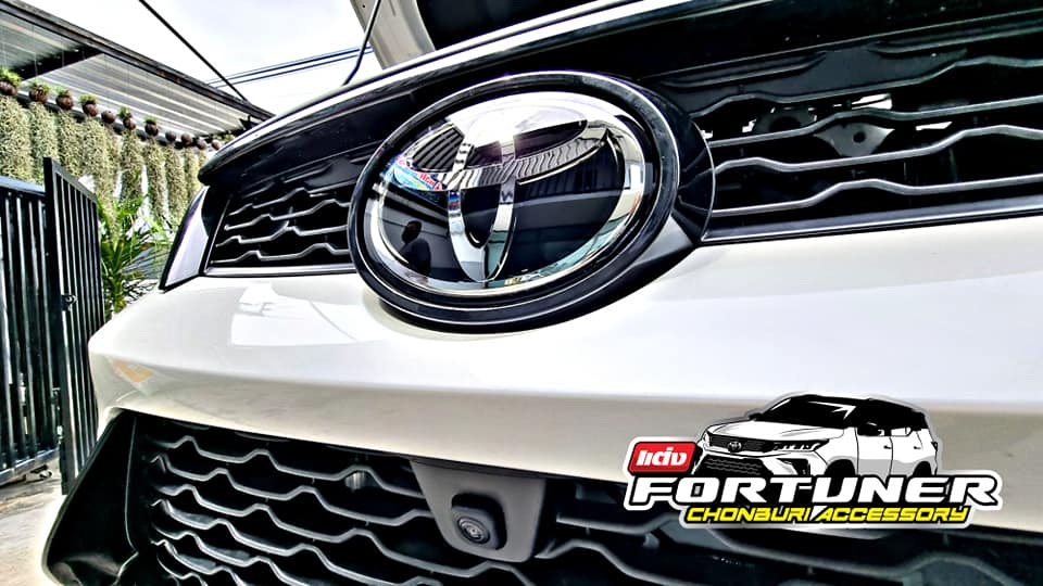 โลโก้แก้วสำหรับด้านหน้า แท้ศูนย์ โตโยต้า ฟอร์จูนเนอร์