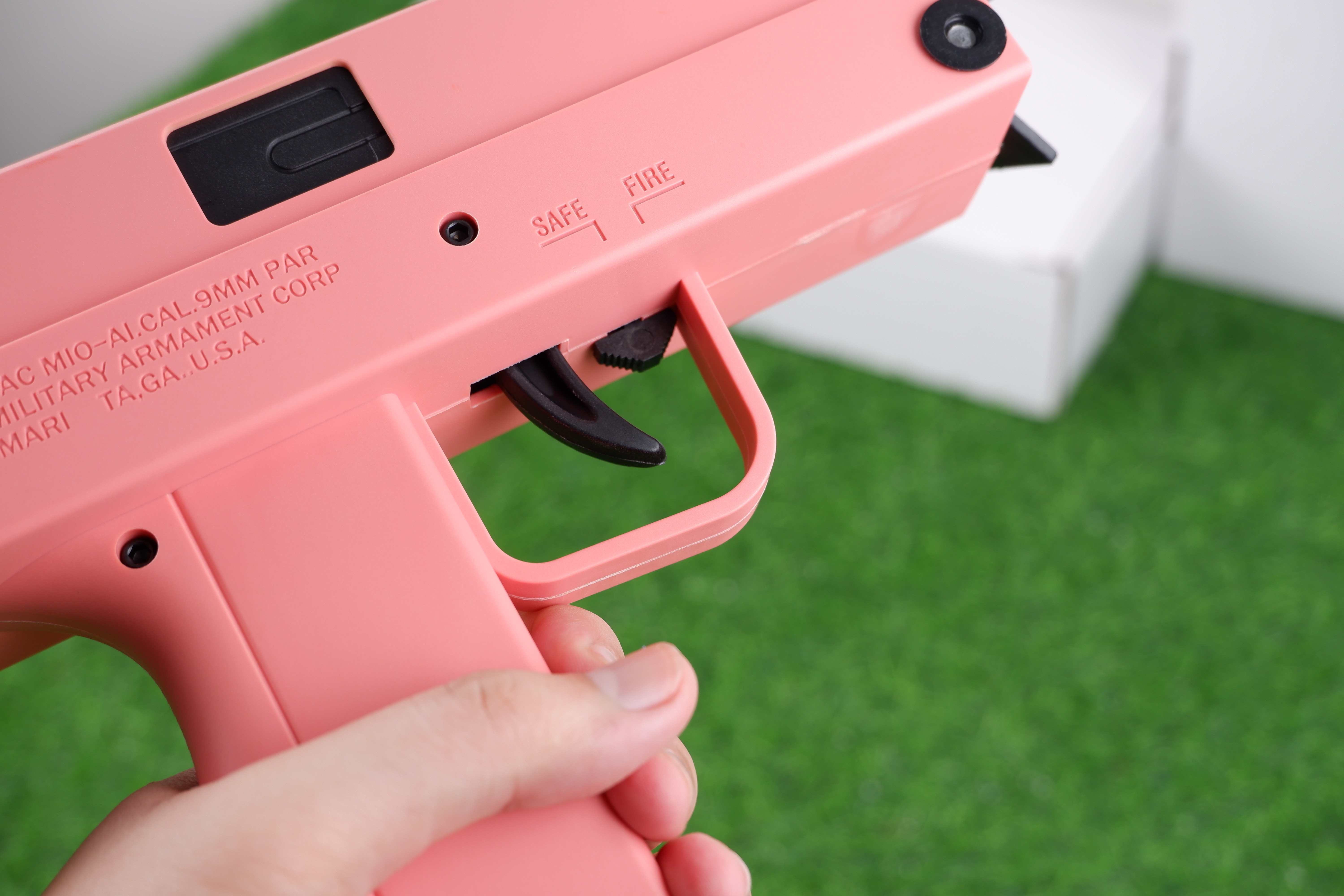 (39)MAC-10 สีชมพู ปืนเจลไฟฟ้า ของเล่น ยิงรัว แบต 11.1 โวล์ท