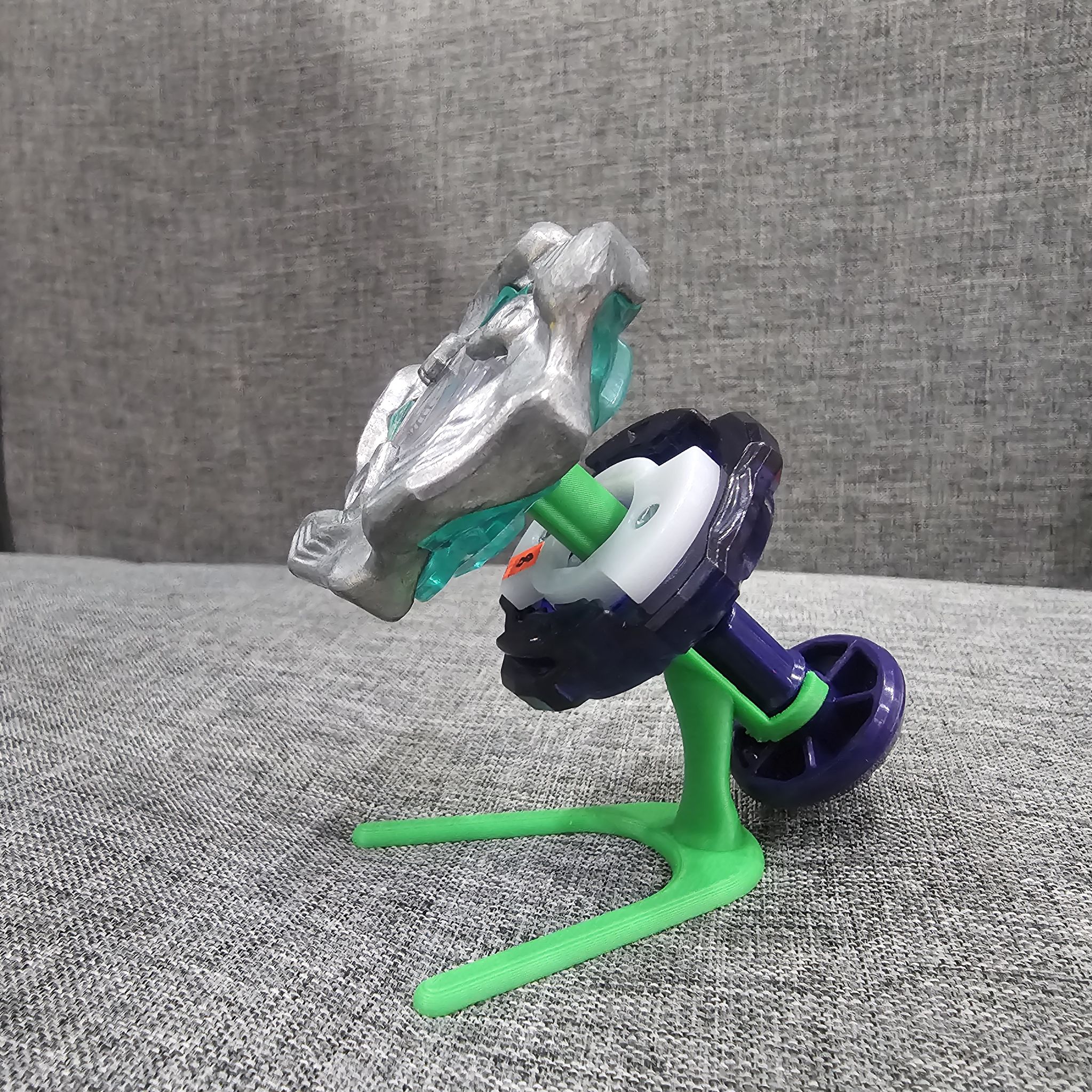 Beyblade Stand Display. แท่นโชว์เบย์เบลด แบบ แยกชิ้นส่วน วัสดุ PLA ปริ้น 3D มีให้เลือกหลายสี