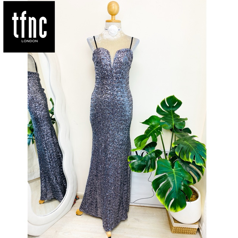 ไซด์ M แบรนด์ TFNC แท้100% 🌸Maxi dress เดรสยาว งานเกล็ดวิบวับ สีเทาเมทาลิค ทรงเข้ารูป เดรสออกงาน ชุดปาร์ตี้