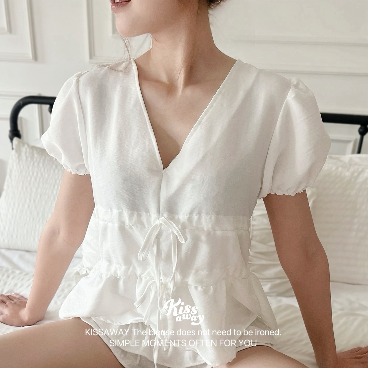 Amélie เสื้อคอตตอนแคนดี้ โบว์หน้า แขนพองระบาย เสื้อผู้หญิงสไตล์เกาหลี ลุคหวานวินเทจ