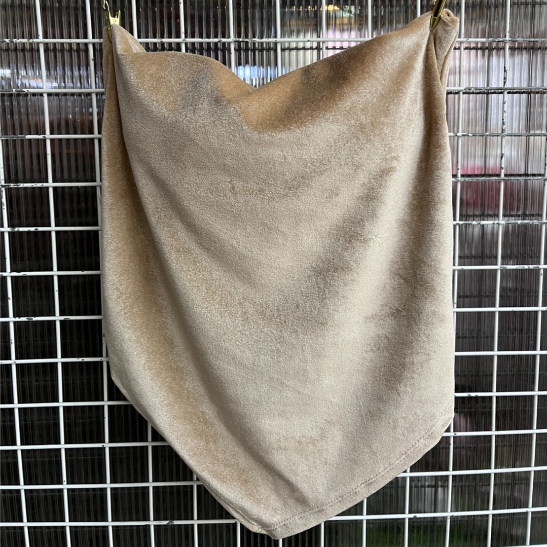 เสื้อสายเดี่ยว เสื้อครอปแฟชั่น สินค้าพร้อมส่ง