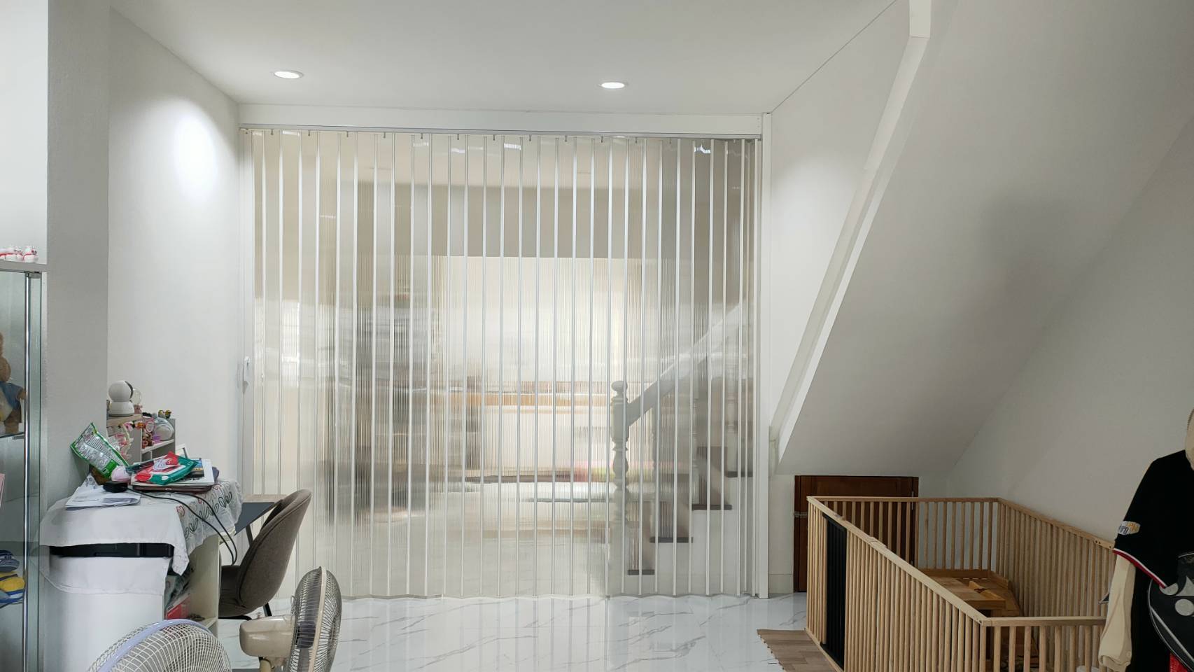 ฉากกั้นห้อง TLBs – PolyClear (ฉากกั้นโพลีคาร์บอเนต ช่องแสงตลอดแนว) รับประกันสินค้า 3 ปี ศูนย์บริการ อ้อมน้อย อ้อมใหญ่ บางแค ทวีวัฒนา