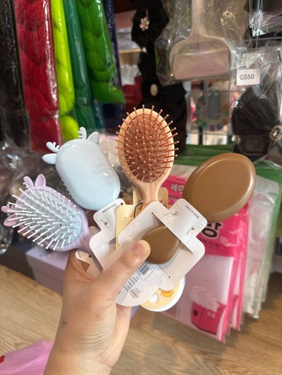 หวีพาสเทล หวีแปลง พกพา สุ่มสีส่ง