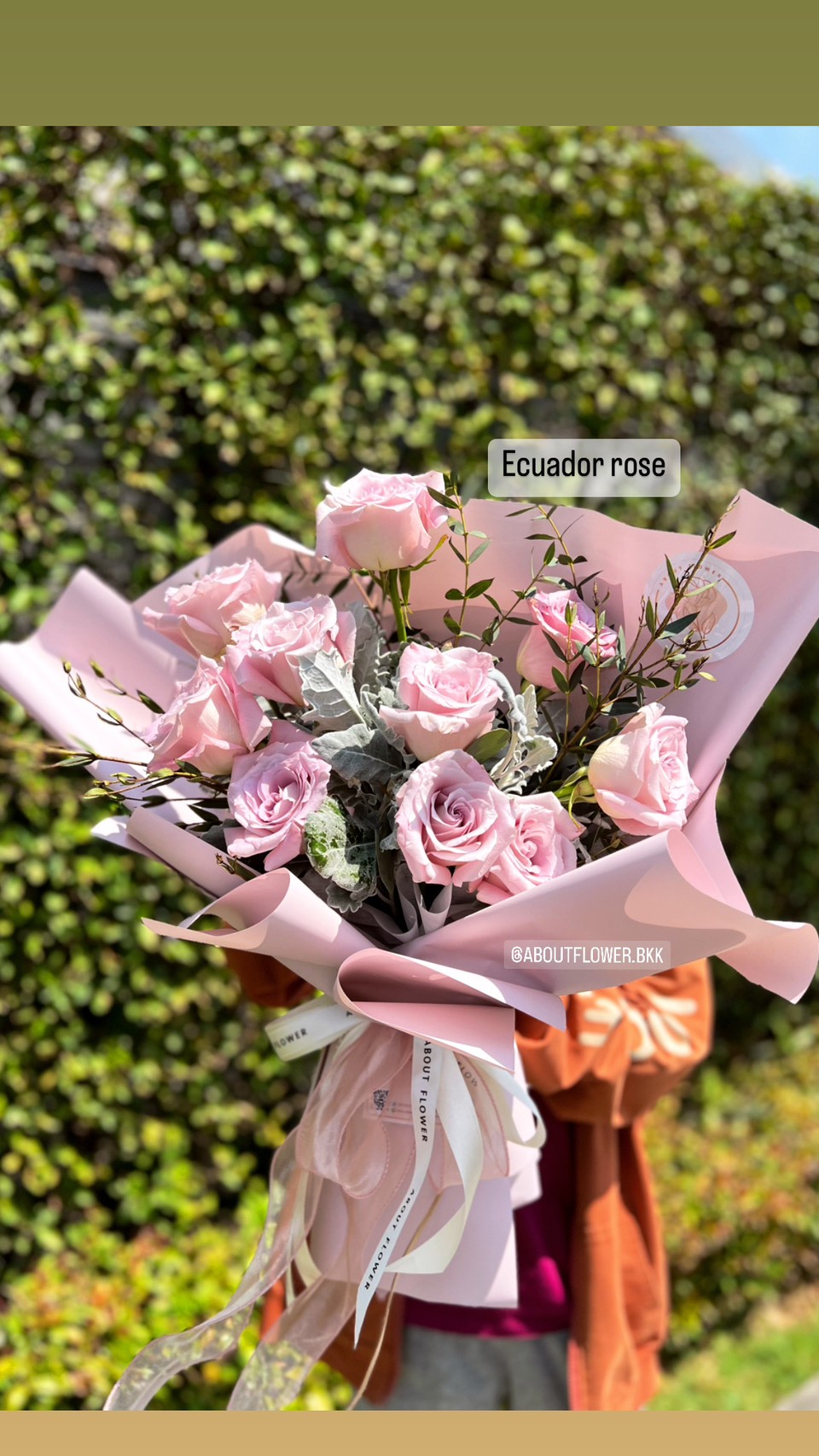 Ecuador Rose Bouquet ช่อดอกกุหลาบเอกวาดอร์ สีชมพู นำเข้า คัด Size จำนวน 10 ดอก พร้อมตกแต่ง สามารถเปลี่ยนสีได้