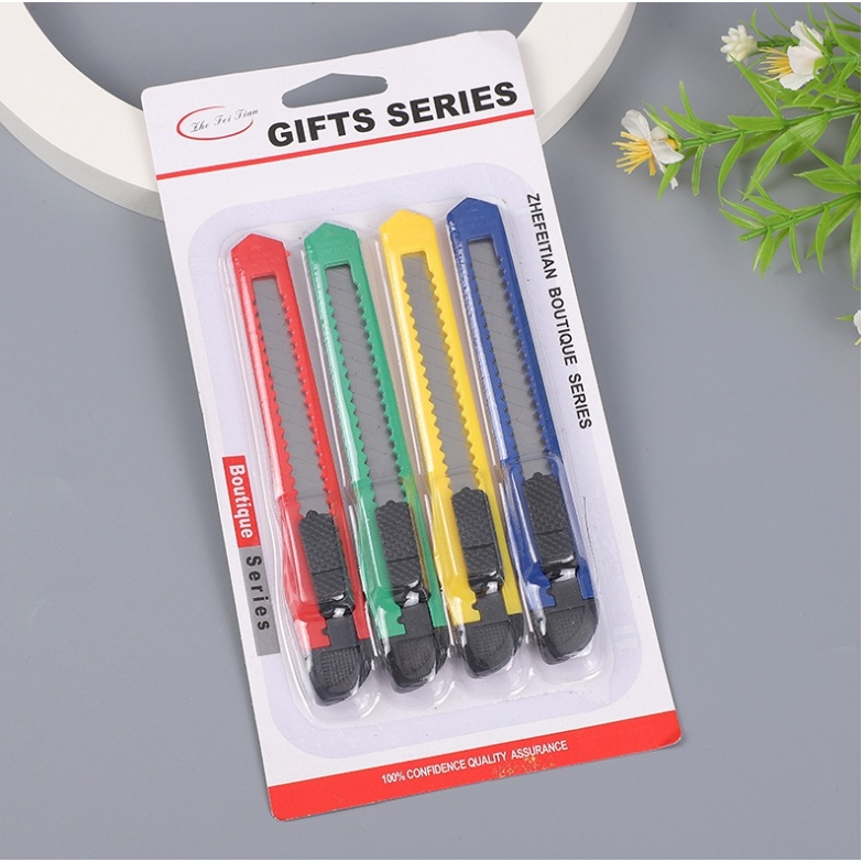 คัตเตอร์ ( 1 แพ็ค ) คละเเพ็คเกจส่ง