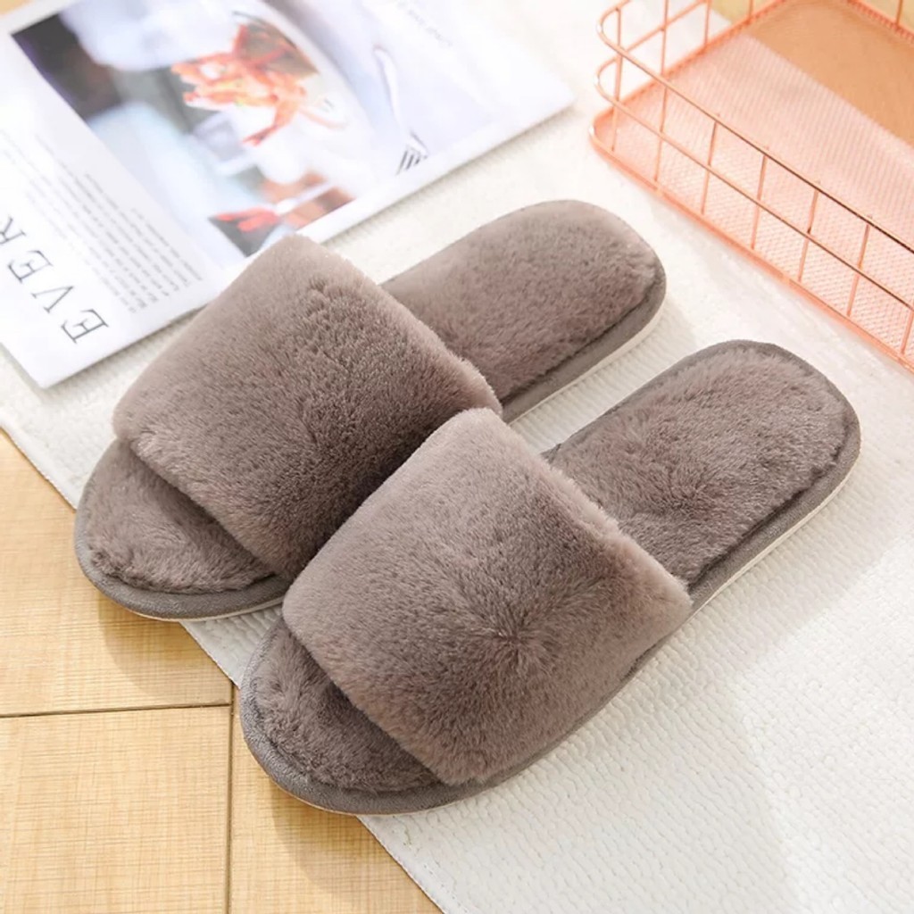 รองเท้าสลิปเปอร์ ขนนุ่ม รองเท้าเดินในบ้าน กันส้นเท้าแตก พื้นยางกันลื่น (23-28) cm พร้อมส่ง