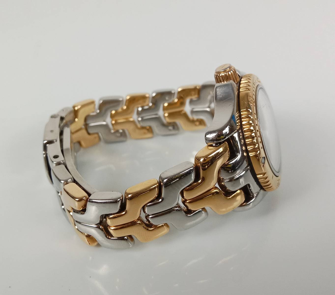 27.TAG Heuer Ladies SS/18k Gold WT1455 DW7002 Mother of Pearl Link Watch พร้อมกล่องแท้