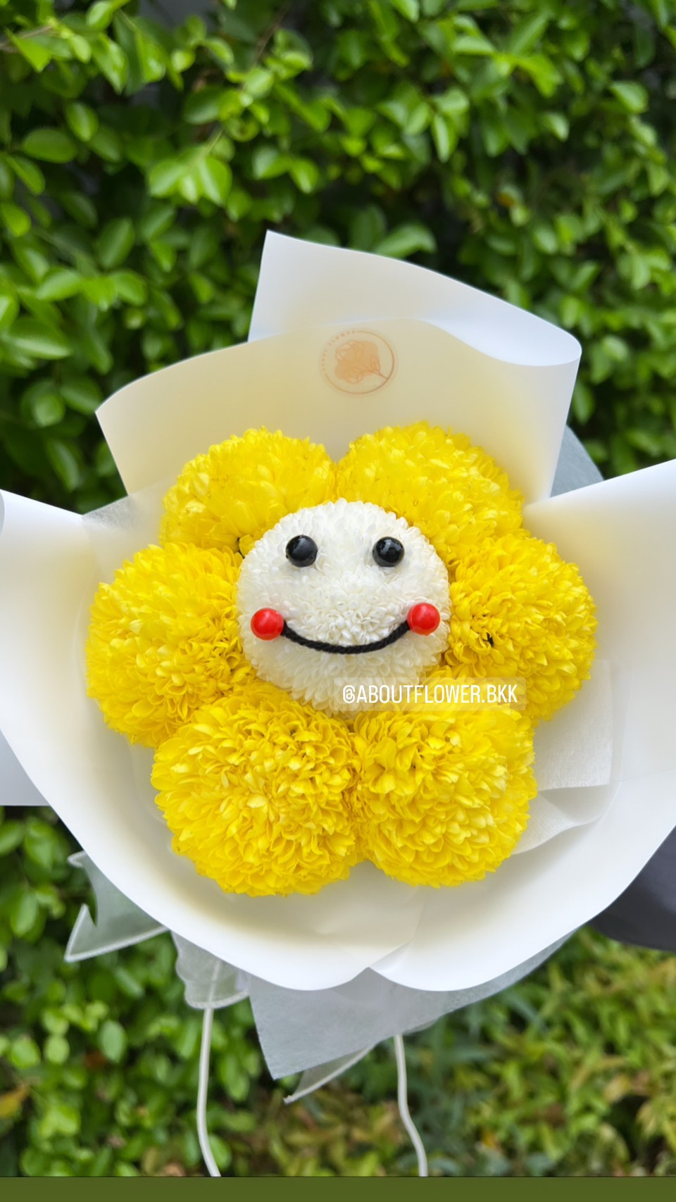 Mini Bouquet ช่อดอกไม้สด โทนขาว-เหลือง พร้อมตกแต่ง สามารถเปลี่ยนสีได้