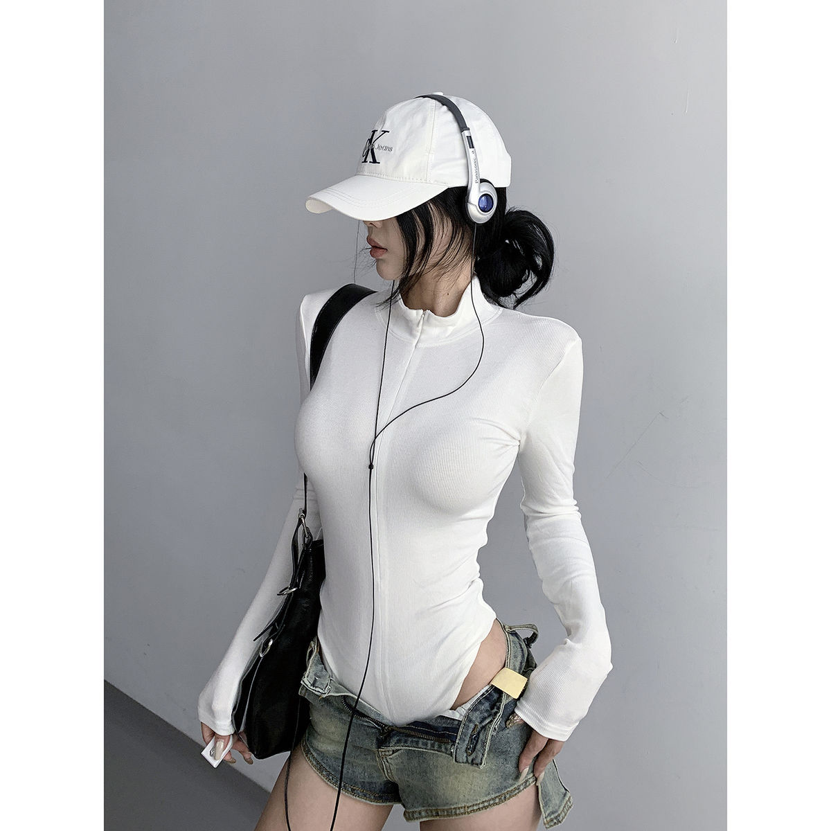 เสื้อแขนยาว บอดี้สูท ซิปหน้า รหัส CN2185