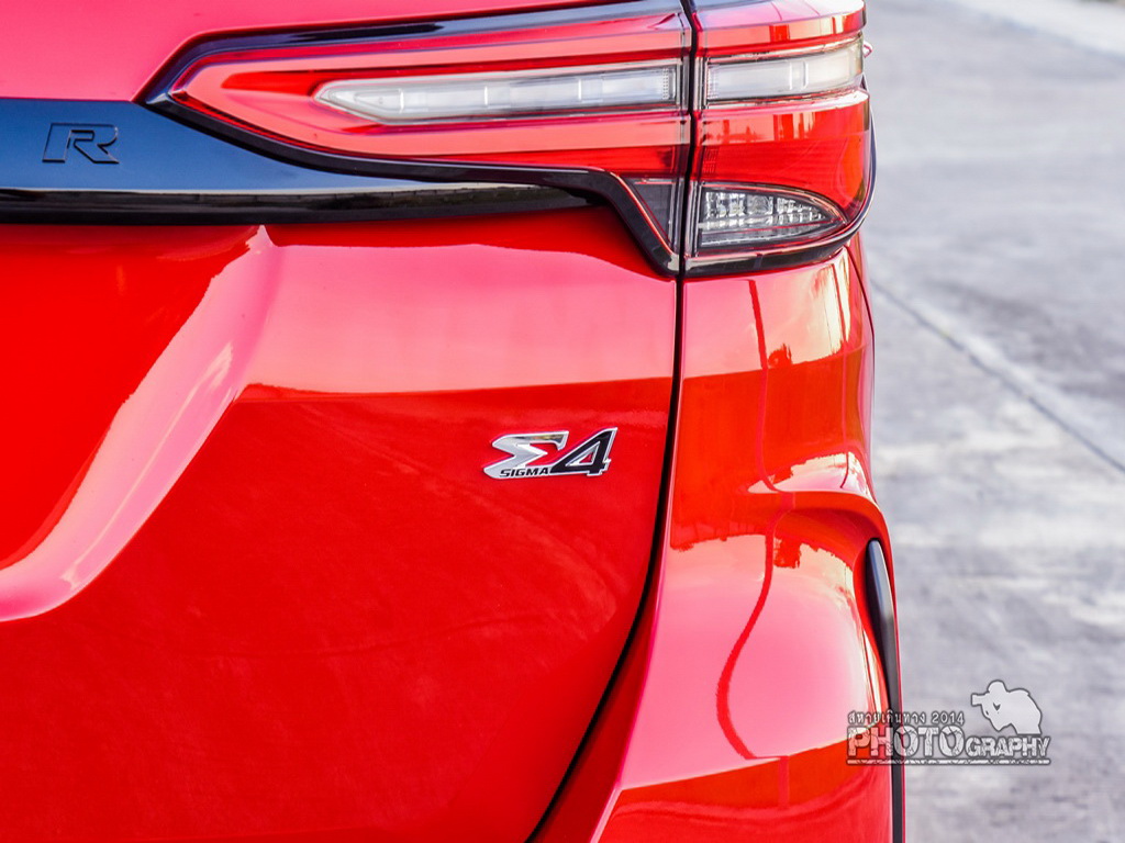 LogoƩ4 ซิกม่า4 โตโยต้า ฟอร์จูนเนอร์