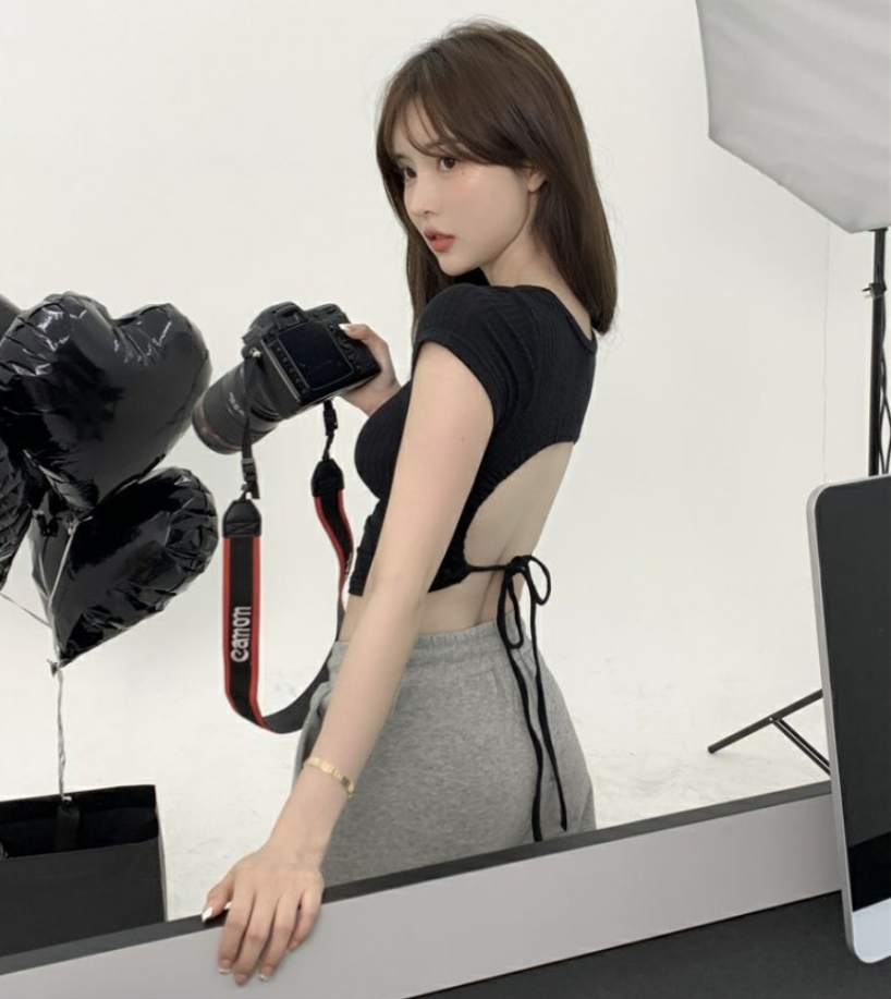 เสื้อครอป ผ้าร่อง โชว์หลัง รหัส CN2438