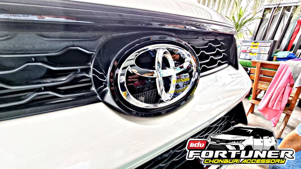 โลโก้แก้วสำหรับด้านหน้า MADE IN JAPAN โตโยต้า ฟอร์จูนเนอร์