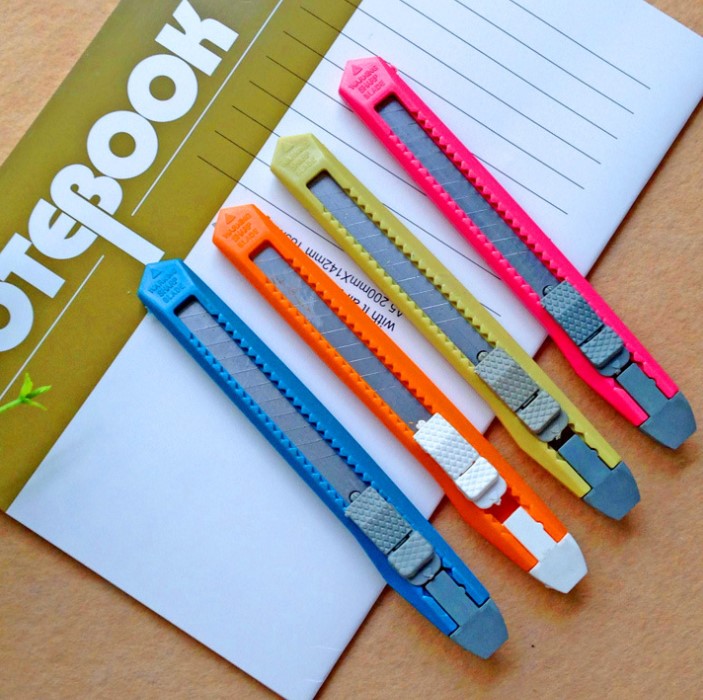 คัตเตอร์ ( 1 แพ็ค ) คละเเพ็คเกจส่ง