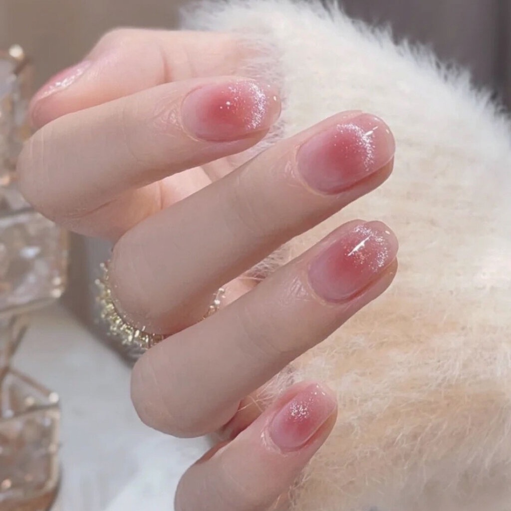 PPHOO✨ เล็บปลอม เล็บมือ สีสวย เล่นแสง กริตเตอร์ ระยิบระยับ สำเร็จรูป 24ชิ้น