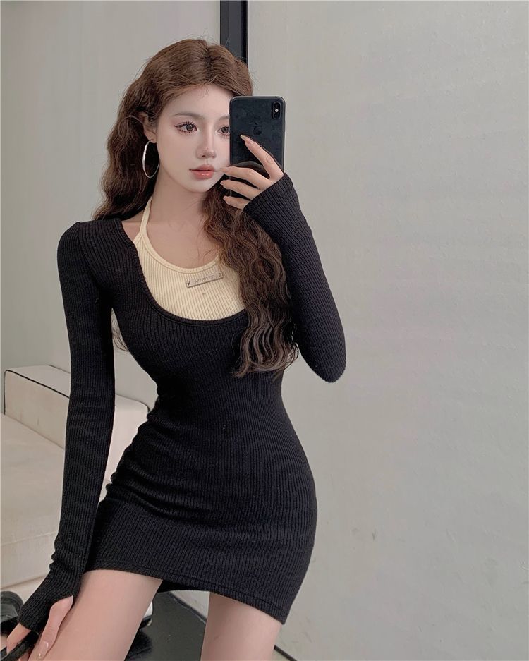 ชุดเดรส สายเดี่ยว แขนยาว 2 มิติ รหัส CN24819