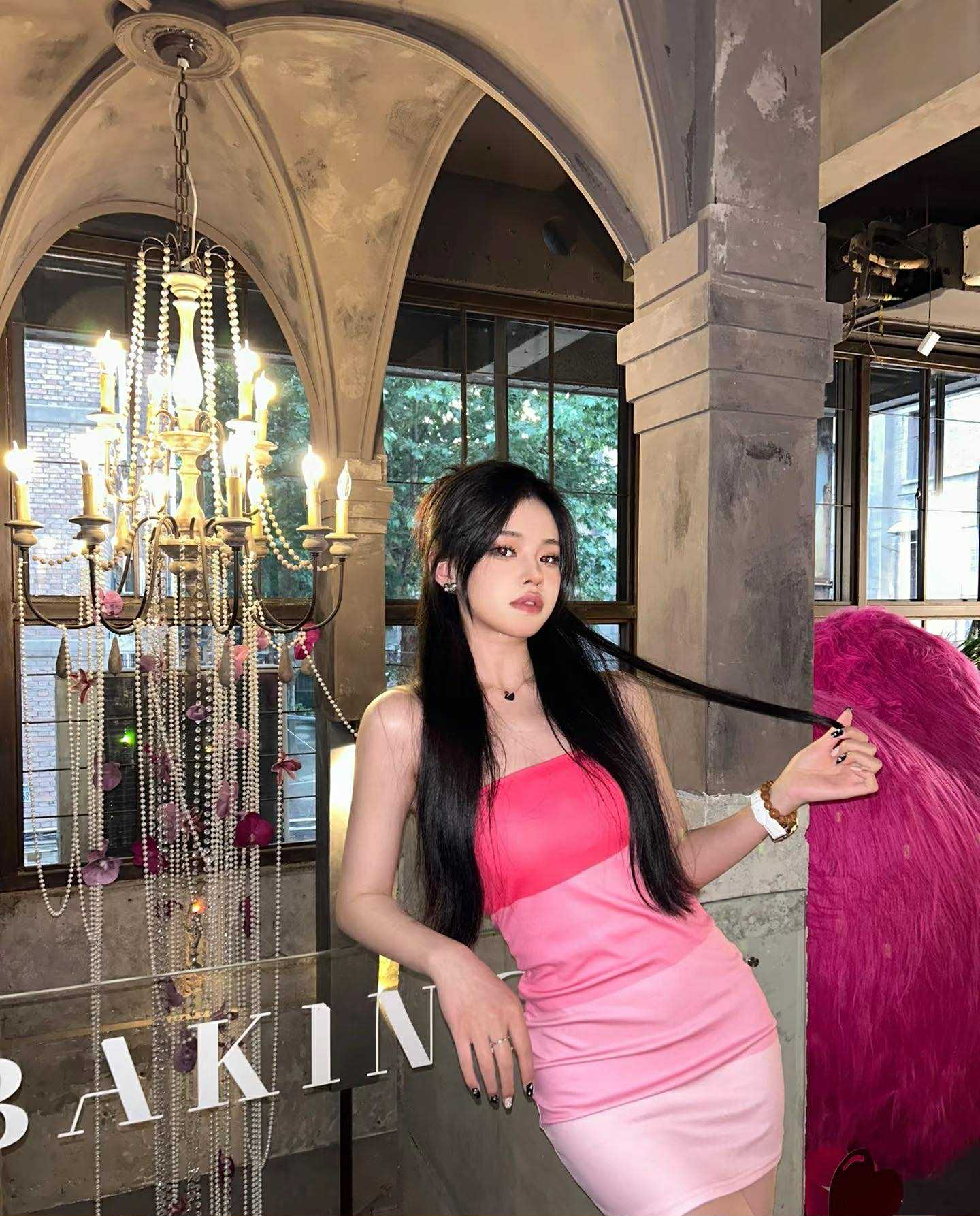 เดรสเกาะอก ทูโทน ชม-ขาว CN8385 พร้อมส่งในไทย