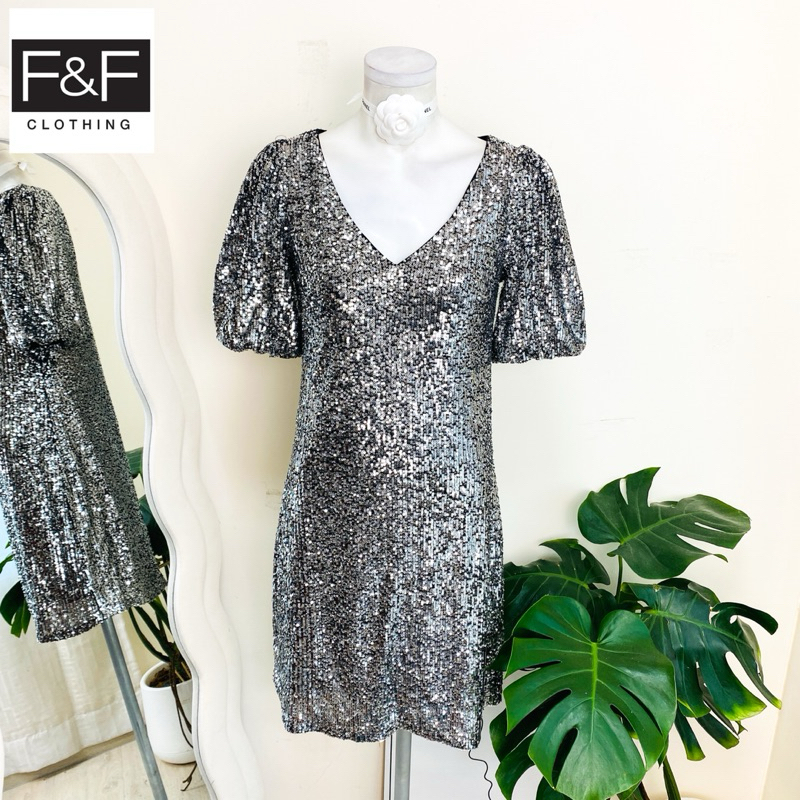 ไซด์ L แบรนด์ F&F แท้ 100%🌸เดรส แขนตุ๊กตา งานเกล็ดวิบวับ สีเงิน ใส่ออกงาน ทรงเข้ารูป เดรสออกงาน ชุดปาร์ตี้(10)