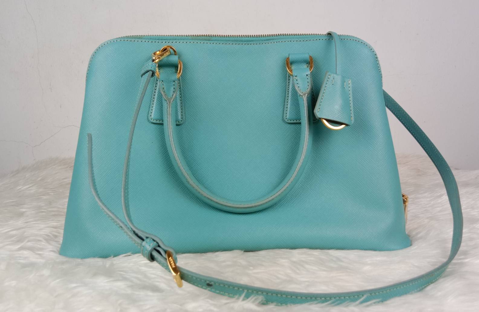 กระเป๋า Prada Saffiano alma 30 Used like new