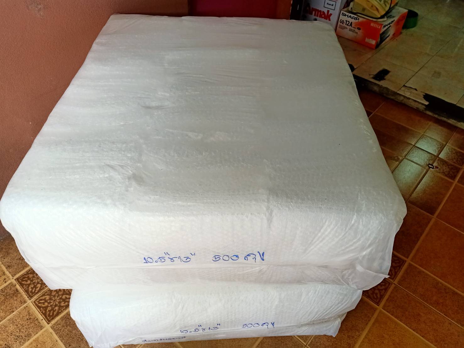 AIR BUBBLE SHEET, 10x 10 cm (บรรจุ200 แผ่น/แพ็ค) ราคา 0.20 บาท/แผ่น สังผลิตตามขนาดที่ลูกค้าระบุได้ ทราบราคาทันที