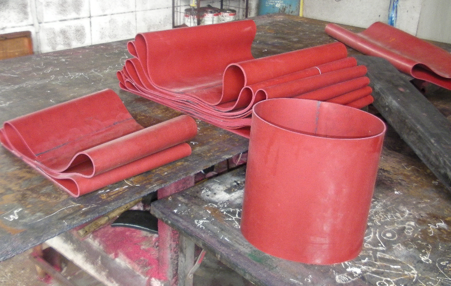 ปลอกยางแดง ท่อยางแพล้นปูน ท่อยางแดง Butterfly Cement Batching Plant Rubber Chutes ตัดตามขนาด