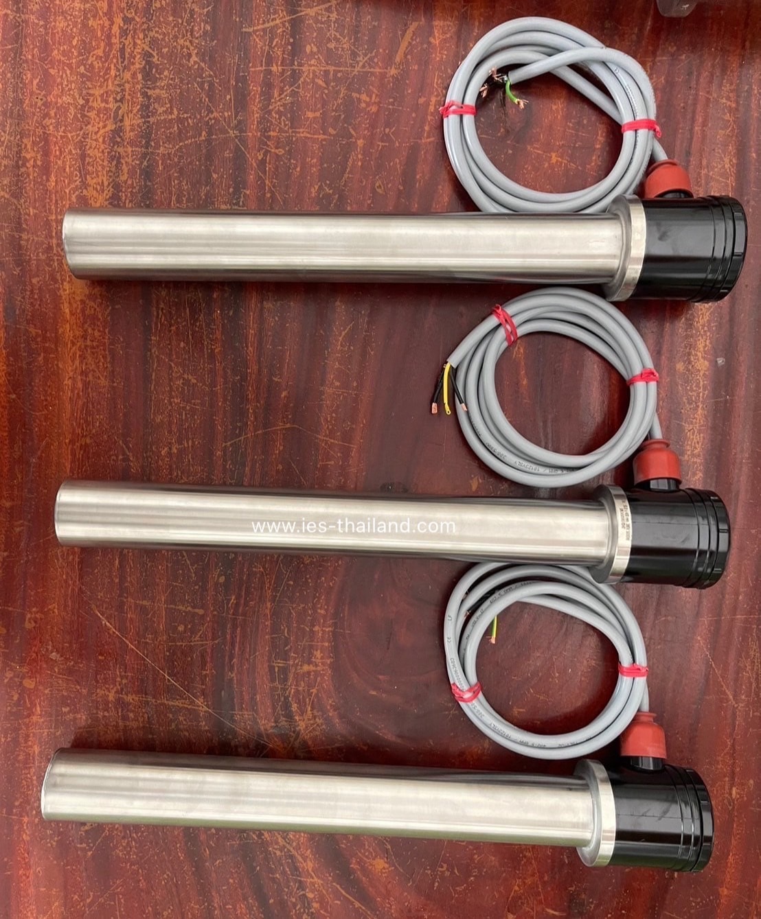 BOBBIN HEATER ฮีตเตอร์บอบบิ้น เป็นฮีตเตอร์แบบจุ่ม หรือ ฮีตเตอร์สำหรับของเหลว (Bobbin Heater)