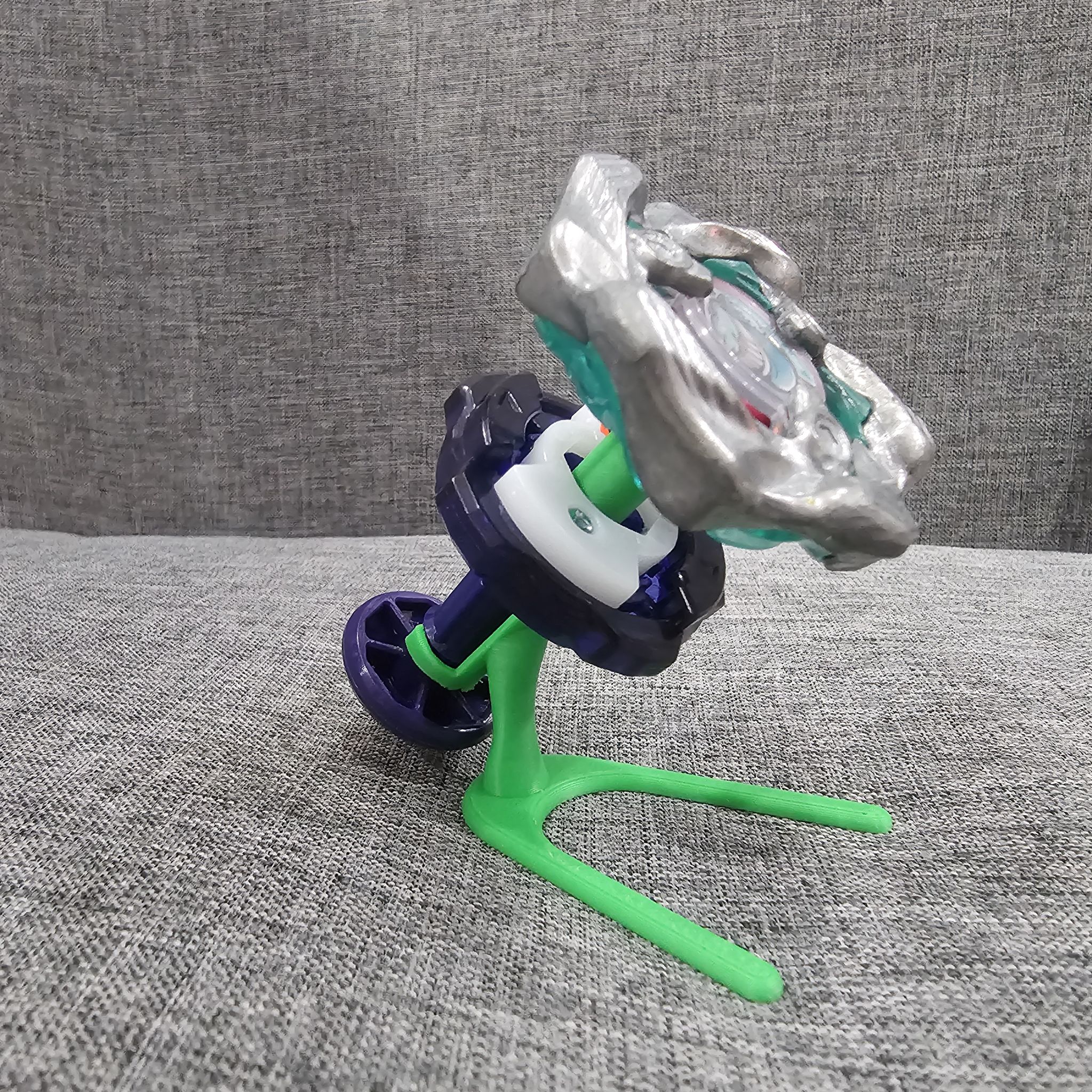 Beyblade Stand Display. แท่นโชว์เบย์เบลด แบบ แยกชิ้นส่วน วัสดุ PLA ปริ้น 3D มีให้เลือกหลายสี