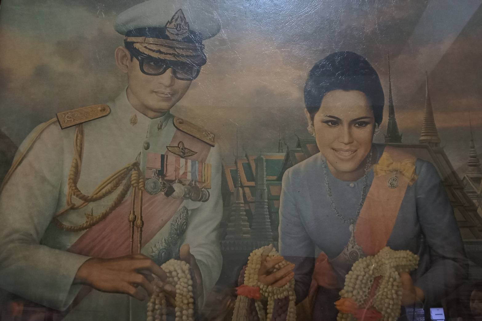 138.ภาพพิมพ์เก่าพระบรมสาทิสลักษณ์ในหลวงรัชกาลที่9 และสมเด็จพระบรมราชินีนาถในรัชกาลที่9