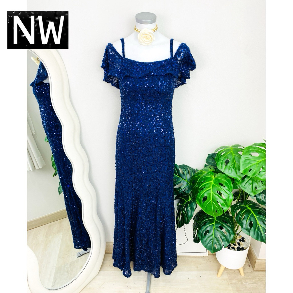 ไซด์ S-M แบรนด์ NW แท้100% 🌸Maxi dress เดรสยาว เกาะไหล่ ผ้าลูกไม้ งานเกล็ดวิบวับ สีกรม ทรงเข้ารูป เดรสออกงาน ชุดปาร์ตี้