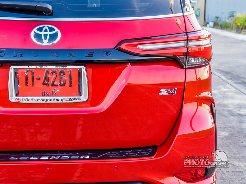 LogoƩ4 ซิกม่า4 โตโยต้า ฟอร์จูนเนอร์