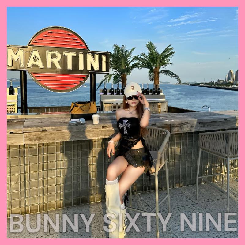 เสื้อเกาะอก ลูกไม้ แต่งหมุด ฮาโลวีน พร้อมส่งในไทย