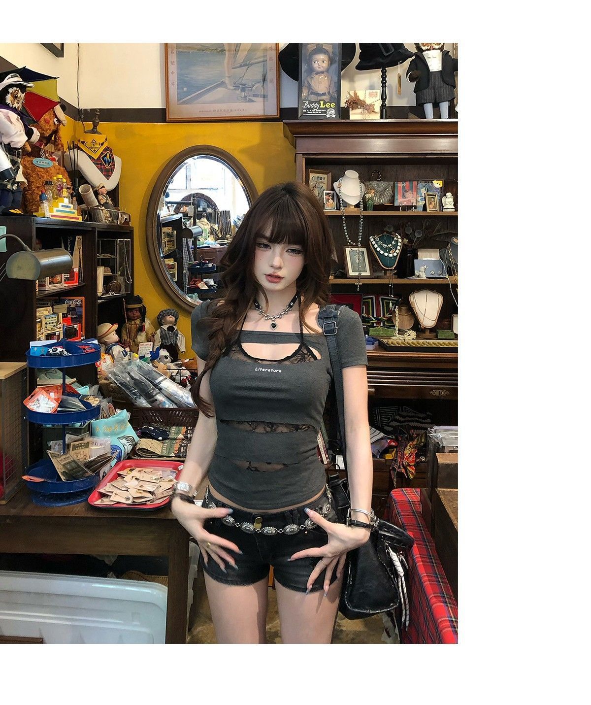 เสื้้อเสื้อครอป แต่งขาดลูกไม้ พร้อมส่งในไทย