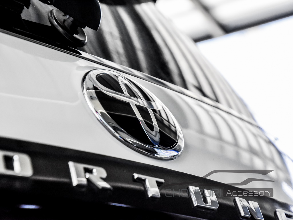 โลโก้แก้วสำหรับด้านหลัง MADE IN JAPAN โตโยต้า ฟอร์จูนเนอร์