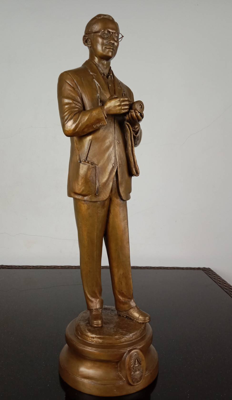 526.พระบรมรูปหล่อในหลวงรัชกาลที่9 พระบาทสมเด็จพระปรมินทรมหาภูมิพลอดุลยเดช "ทรงงาน"(จำลอง)